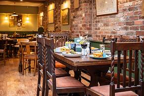 The Clothiers Arms
