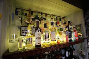 The Clothiers Arms