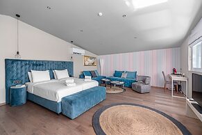 Aeolos Luxury Suites