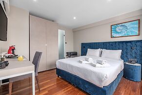 Aeolos Luxury Suites