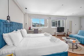 Aeolos Luxury Suites