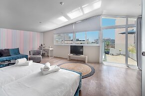 Aeolos Luxury Suites