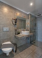 Aeolos Luxury Suites