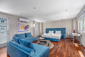 Aeolos Luxury Suites