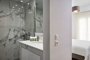 Luxurious Spacious Apt next  Hilton Area