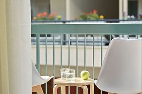 Luxurious Spacious Apt next  Hilton Area