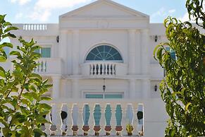 Villa Roman by Amy Villasa