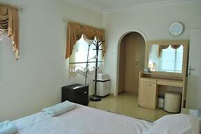 Villa Roman by Amy Villasa