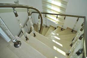 Villa Roman by Amy Villasa