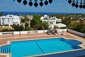 Villa Roman by Amy Villasa