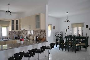 Villa Sabrina by Amy Villas