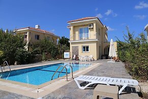 Villa Sardunya Sunset by Amy Villas