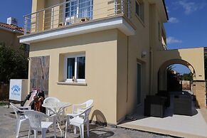 Villa Sardunya Sunset by Amy Villas