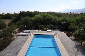 Villa Sardunya Sunset by Amy Villas