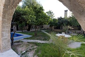 Villa Stone House by Amy Villas