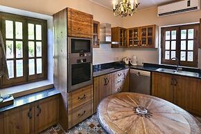 Villa Stone House by Amy Villas