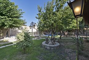 Villa Stone House by Amy Villas