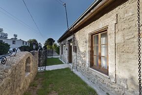 Villa Stone House by Amy Villas