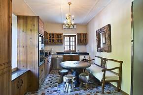 Villa Stone House by Amy Villas