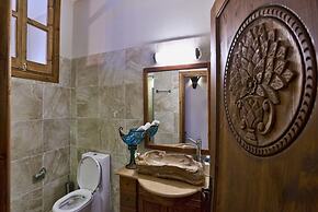 Villa Stone House by Amy Villas