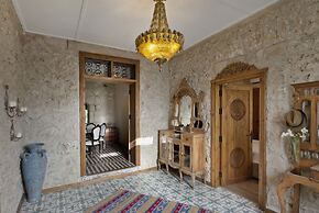 Villa Stone House by Amy Villas