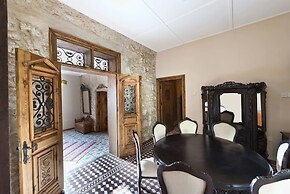 Villa Stone House by Amy Villas