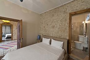 Villa Stone House by Amy Villas