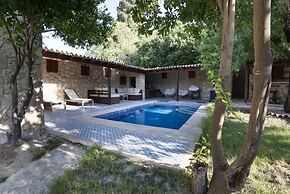 Villa Stone House by Amy Villas