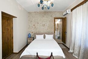 Villa Stone House by Amy Villas