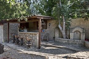 Villa Stone House by Amy Villas