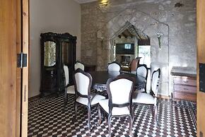 Villa Stone House by Amy Villas