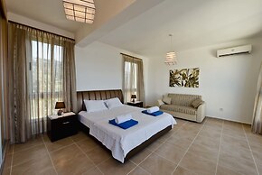 Villa Sunny by Amy Villas