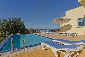 Villa Sunny by Amy Villas