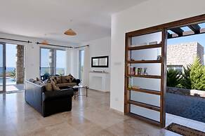 Villa Sweetwater Bay by Amy Villas