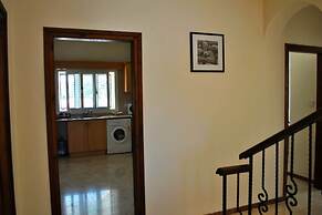 Villa Thornburry by Amy Villas