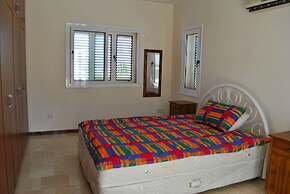 Villa Thornburry by Amy Villas