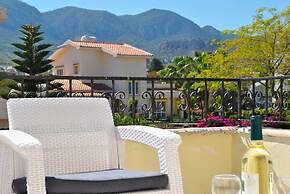 Villa Thornburry by Amy Villas