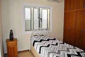 Villa Thornburry by Amy Villas