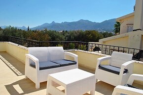 Villa Thornburry by Amy Villas