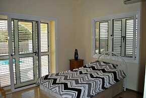 Villa Thornburry by Amy Villas