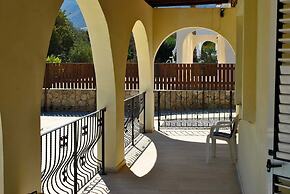 Villa Thornburry by Amy Villas