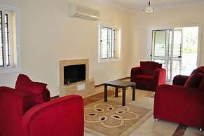 Villa Thornburry by Amy Villas