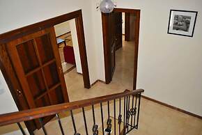 Villa Thornburry by Amy Villas