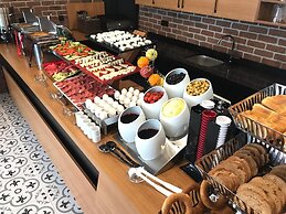 White Golden Suite Hotel