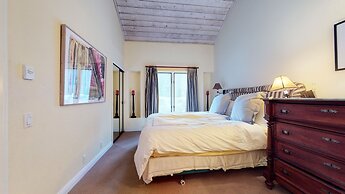 Snowcreek Iii #420 3 Bedroom Condo by RedAwning