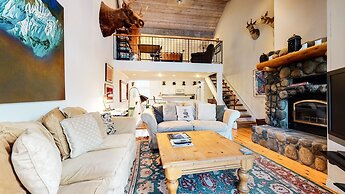 Snowcreek Iii #420 3 Bedroom Condo by RedAwning