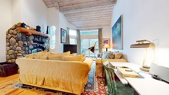 Snowcreek Iii #420 3 Bedroom Condo by RedAwning