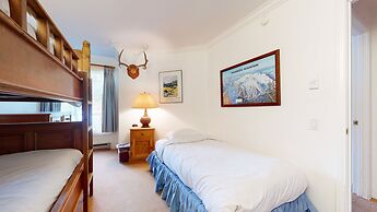 Snowcreek Iii #420 3 Bedroom Condo by RedAwning