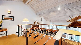 Snowcreek Iii #420 3 Bedroom Condo by RedAwning