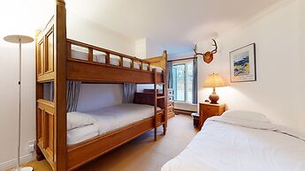 Snowcreek Iii #420 3 Bedroom Condo by RedAwning